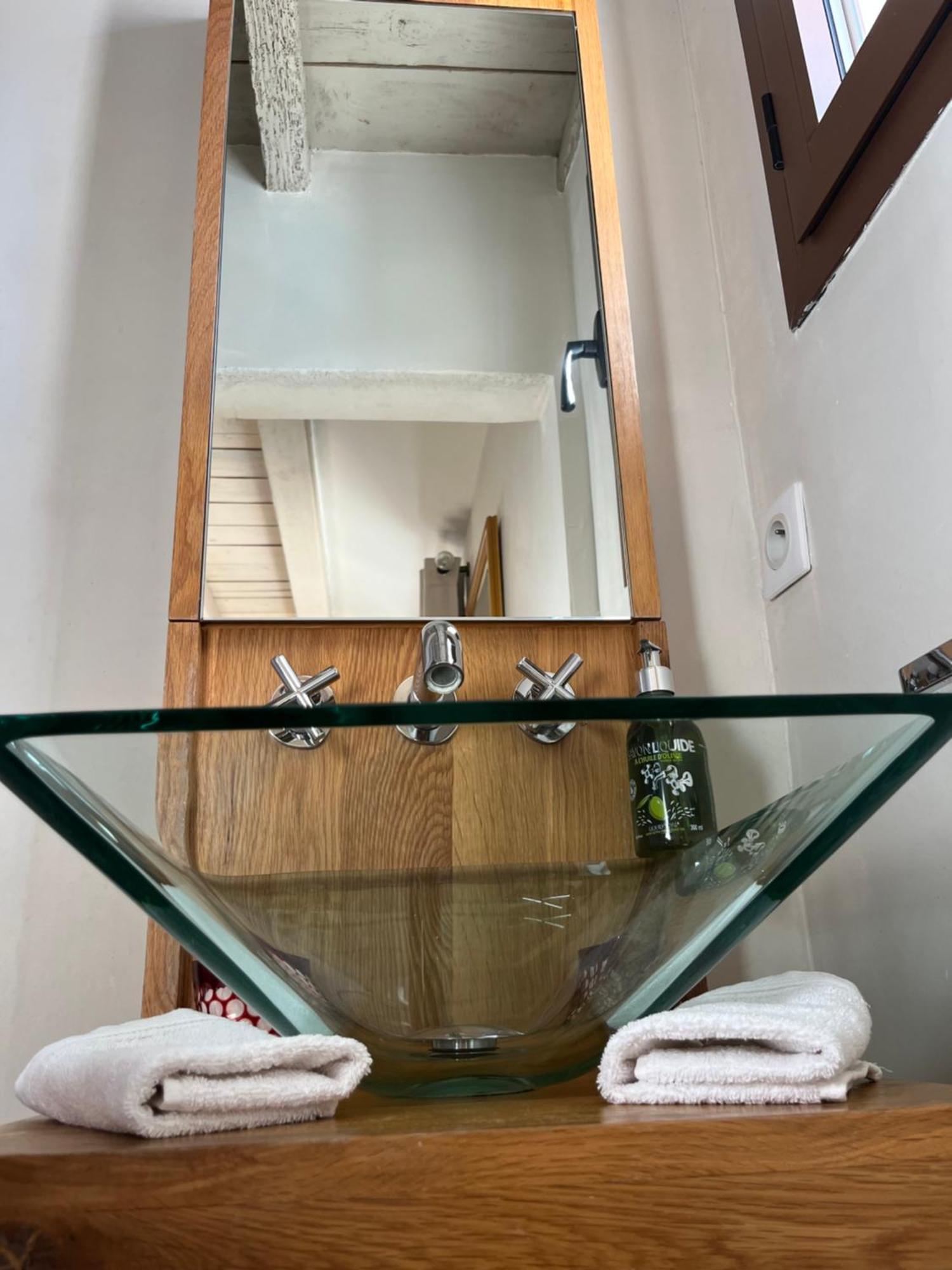 Quarto em Acomodações Particulares Les Maisons De Fontvieille
